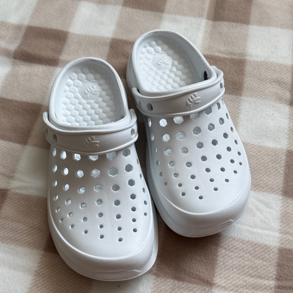 Joybees “Crocs”